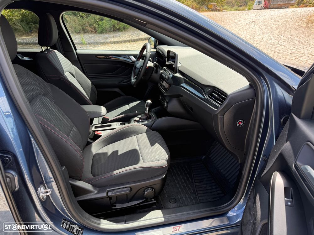 Ford Focus SW 1.0 EcoBoost ST-Line - 11