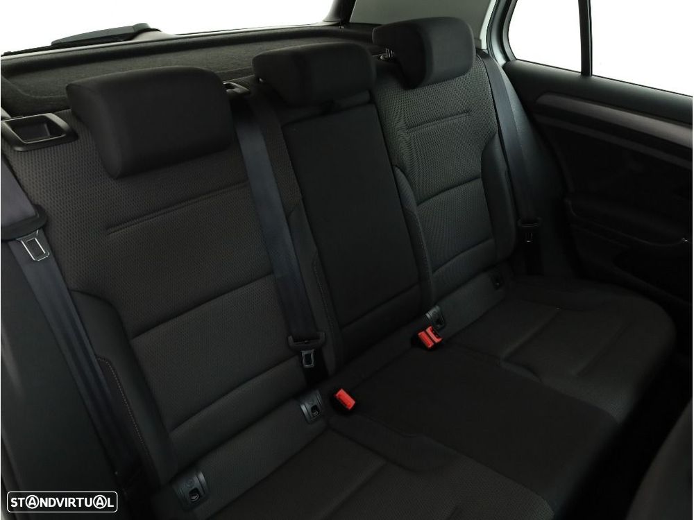 VW Golf 1.0 TSI Confortline - 16