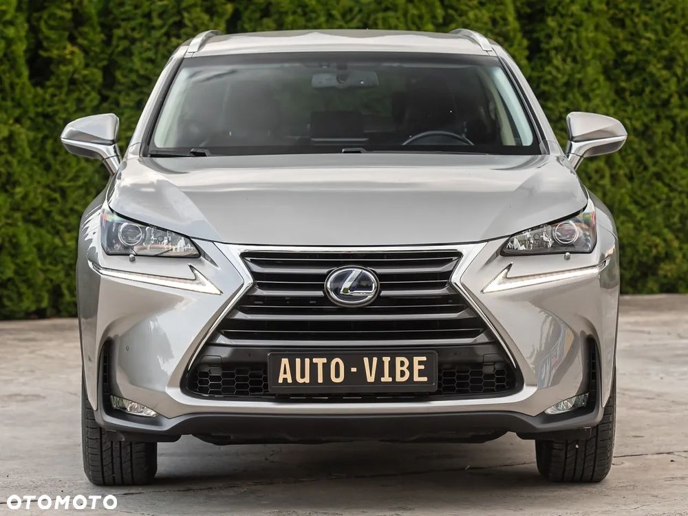 Lexus NX 300h Prestige AWD - 4