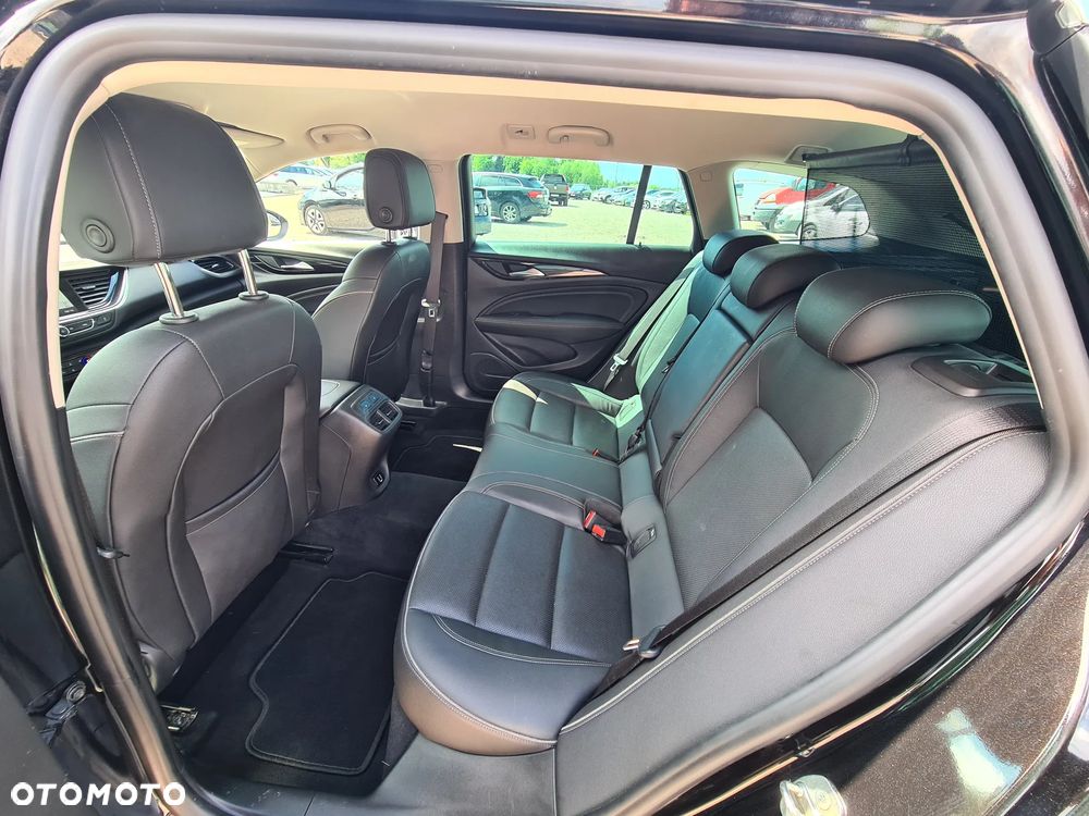 Opel Insignia - 25