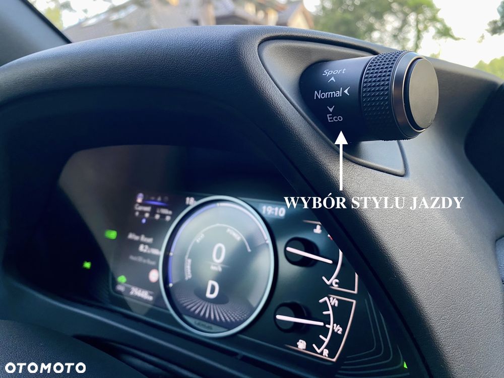 Lexus UX 250h GPF F Impression 2WD - 25