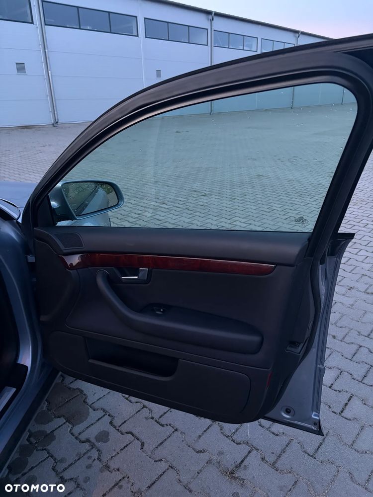 Audi A4 Limousine - 25