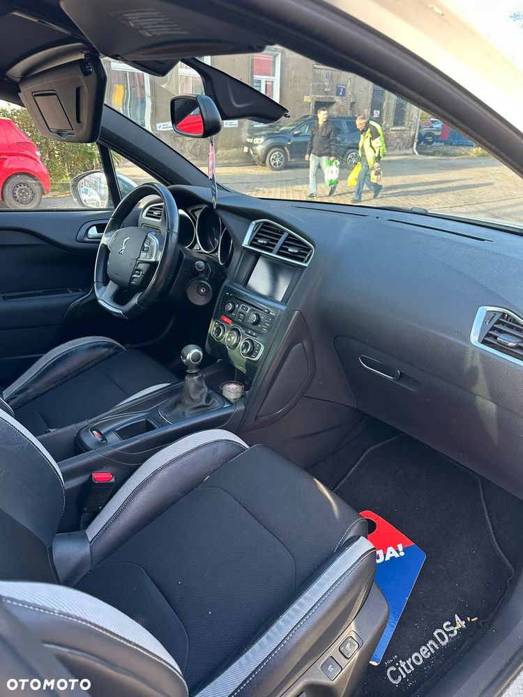 Citroën DS4 HDi 110 Chic - 4