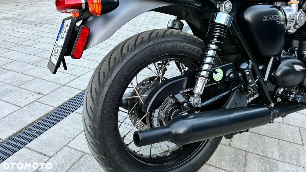 Triumph Bonneville - 15