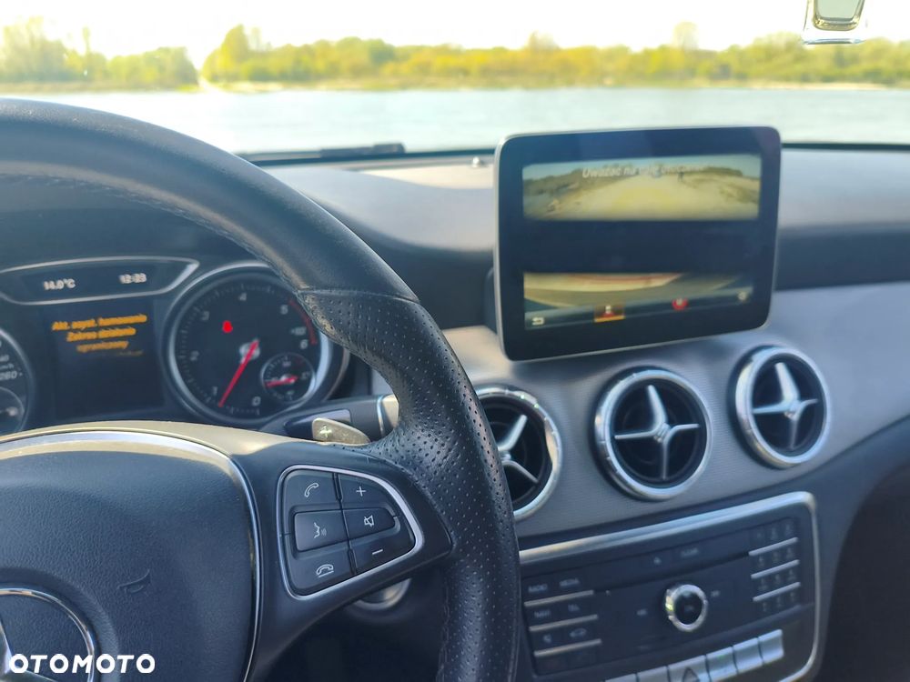 Mercedes-Benz CLA 220 d 7G-DCT - 16
