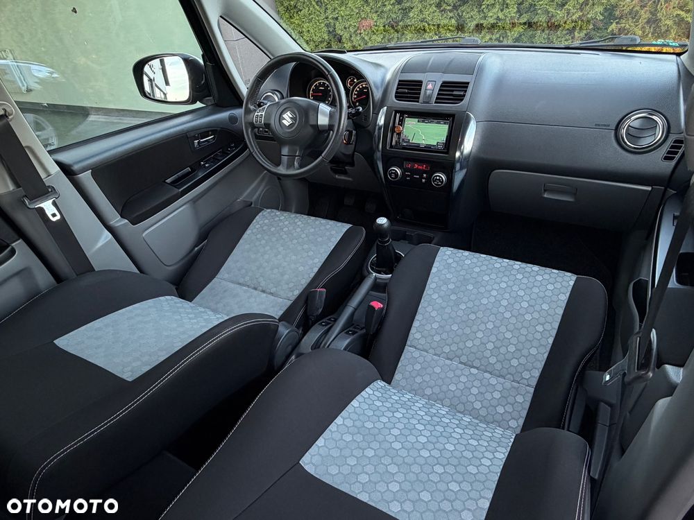 Suzuki SX4 1.6 VVT 4x4 Style - 24