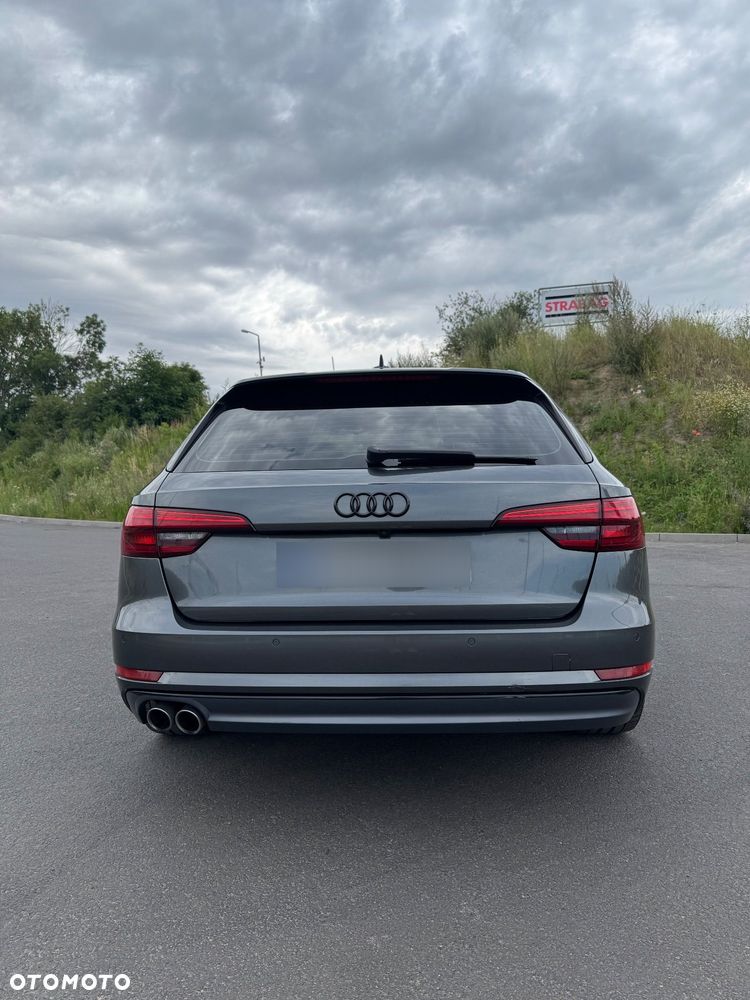 Audi A4 Avant 2.0 TDI S tronic - 32