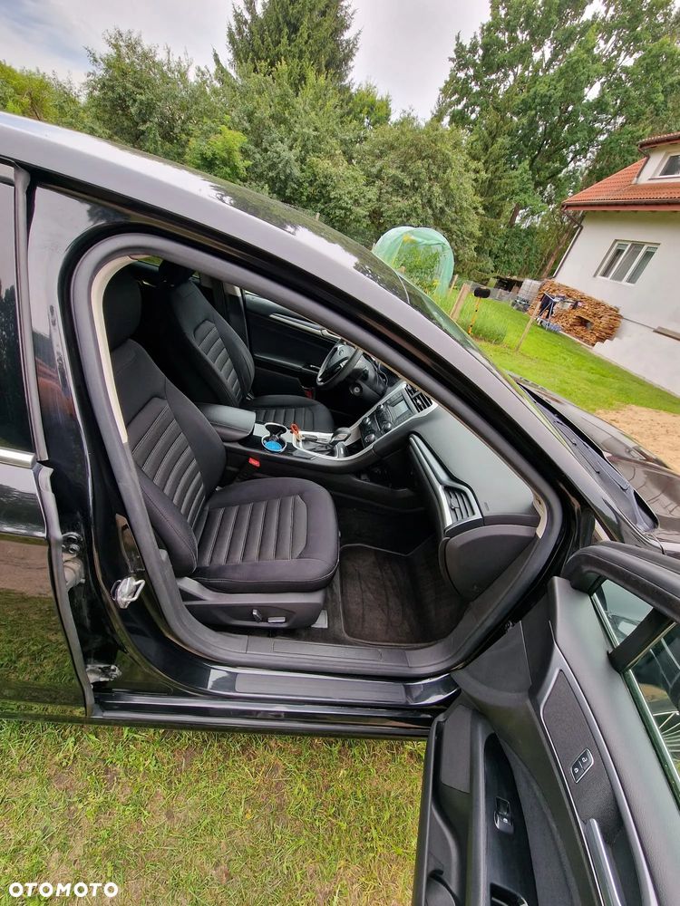 Ford Fusion - 5