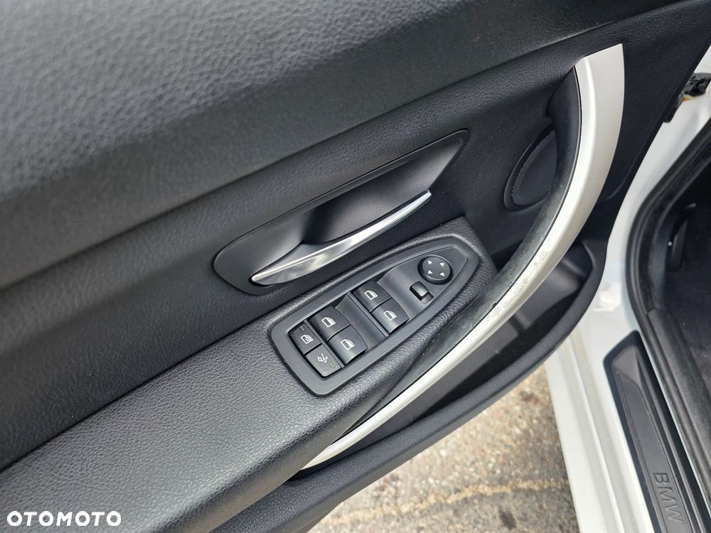 BMW Seria 3 318d DPF - 16