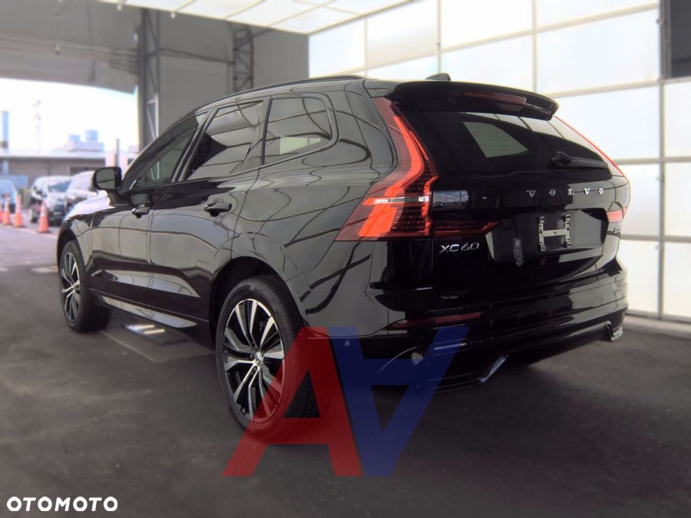 Volvo XC 60 B5 B AWD Plus Dark - 5