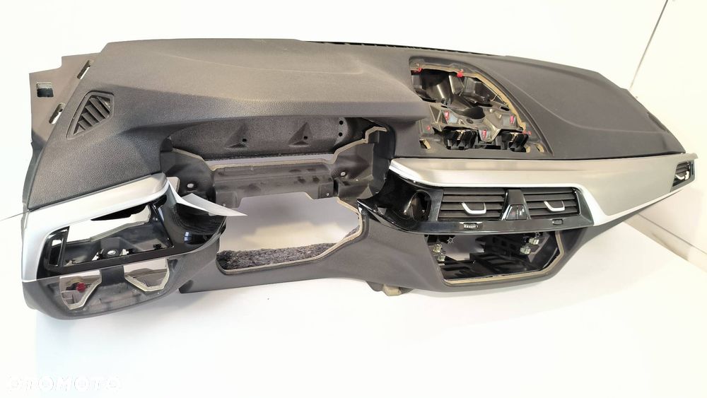 DESKA KOKPIT BMW 5 530D G30 - 3