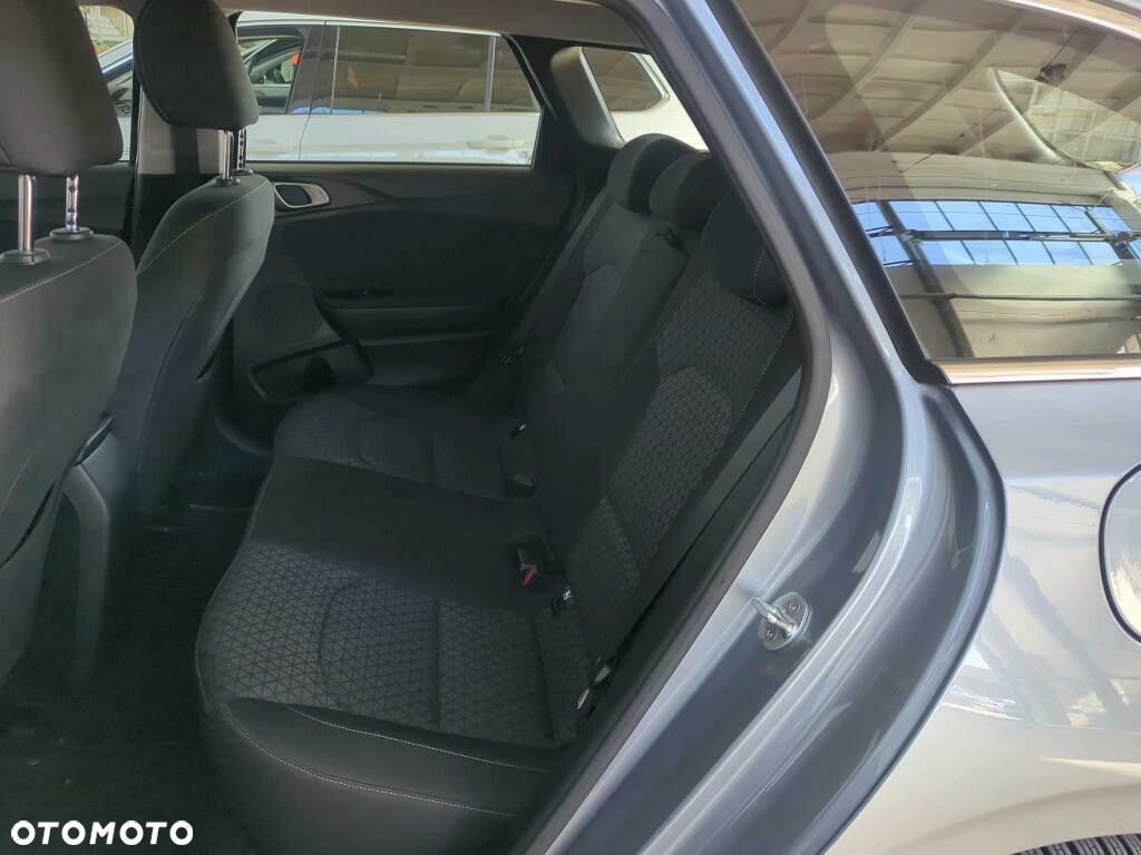 Kia Ceed - 6