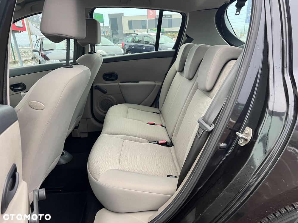 Renault Clio 1.2 16V Expression - 26