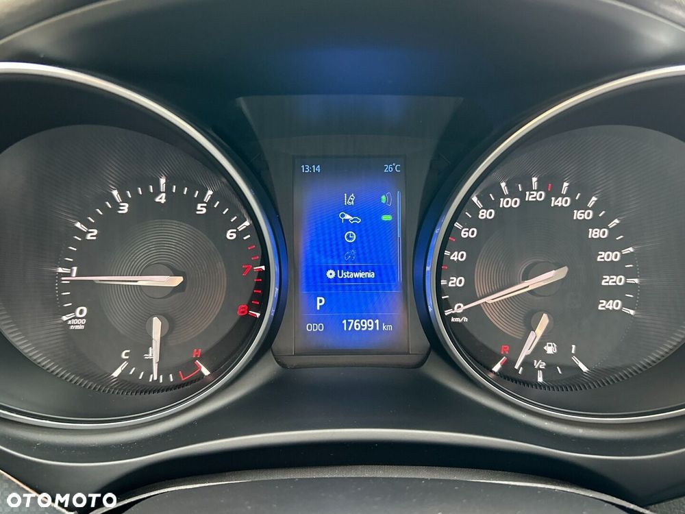 Toyota Avensis - 14