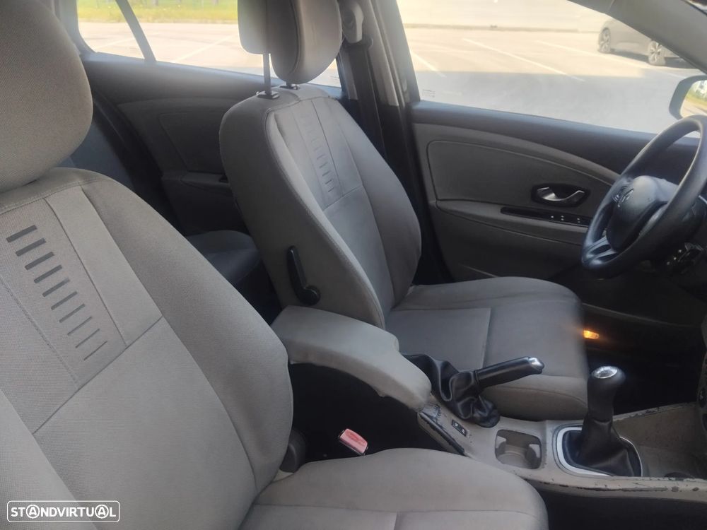 Renault Mégane Sport Tourer - 9