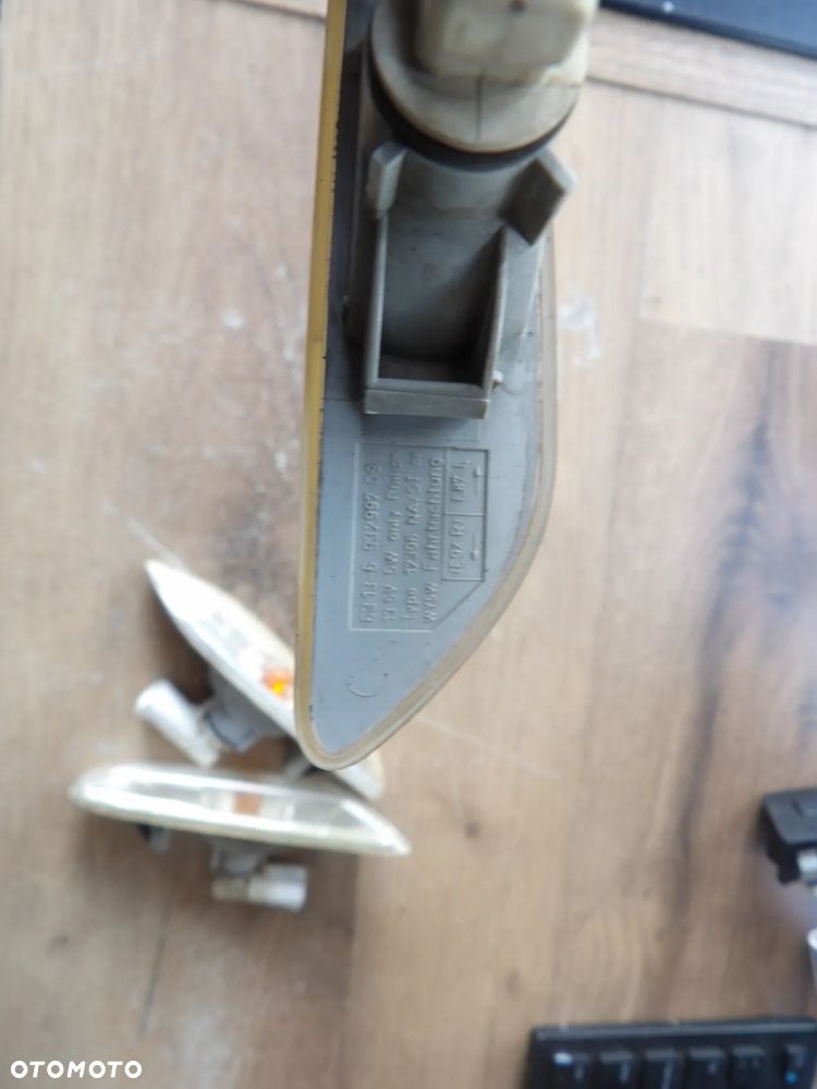 BMW - E60*,E80*,E90* - KIERUNKOWSKAZ - CENA ZA 1 SZT - 7253326  6932997  7253325 - 6