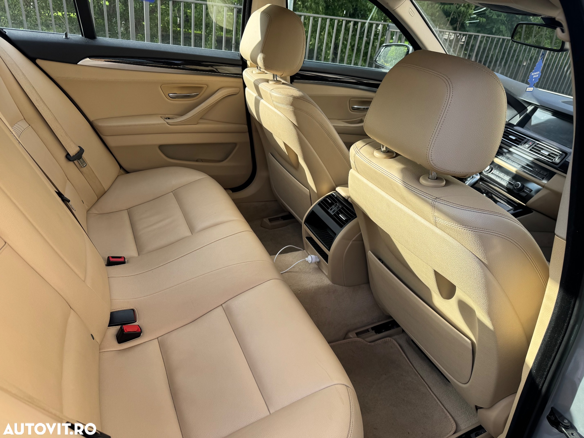 BMW Seria 5 535i xDrive - 7