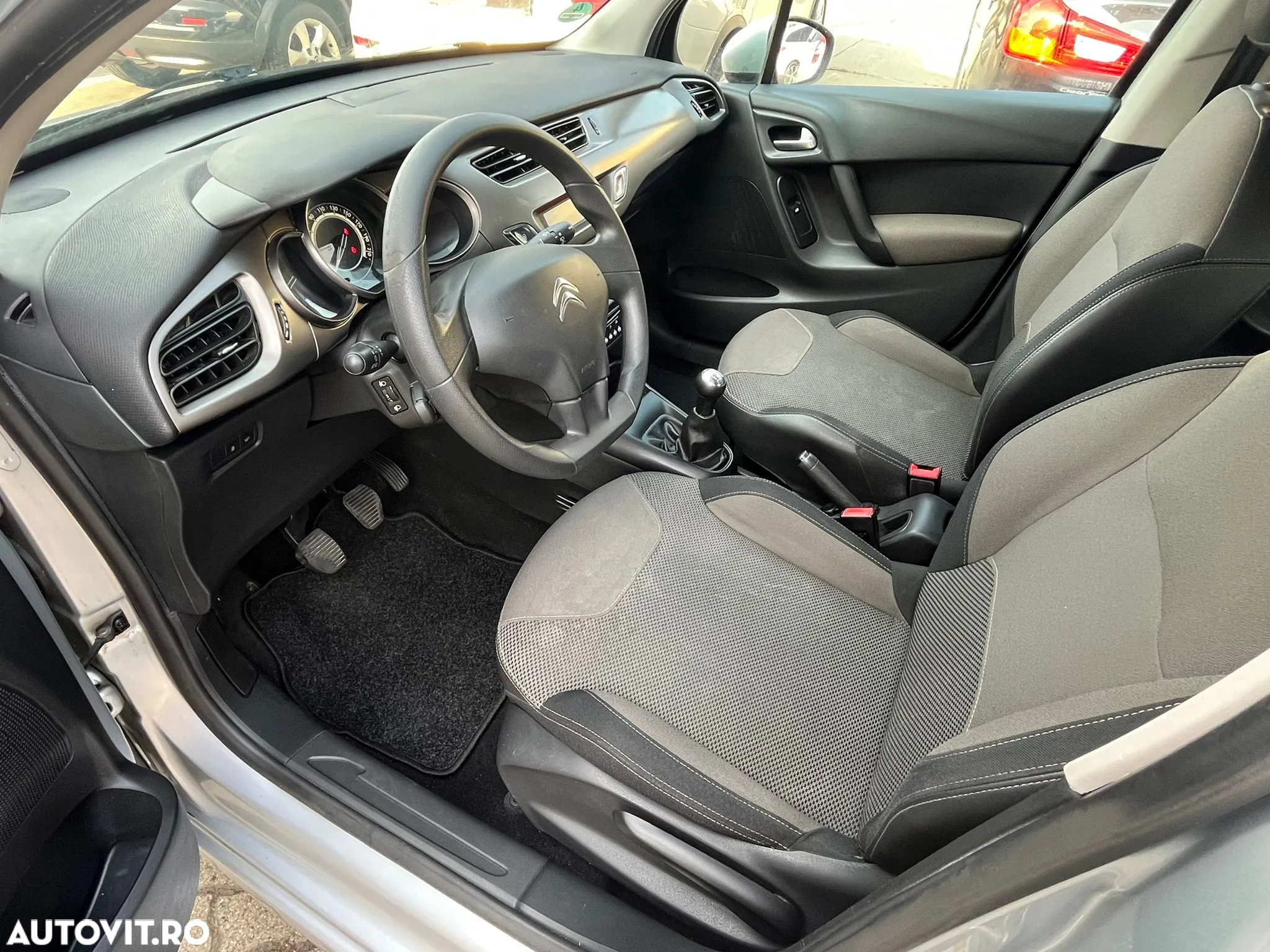 Citroën C3 1.6 HDI Exclusive - 5