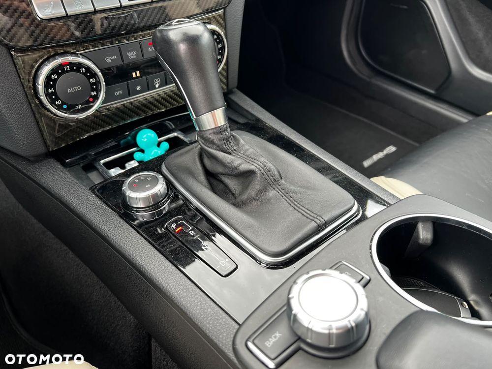 Mercedes-Benz Klasa C 63 AMG AMG SPEEDSHIFT MCT AMG Performance Package - 14