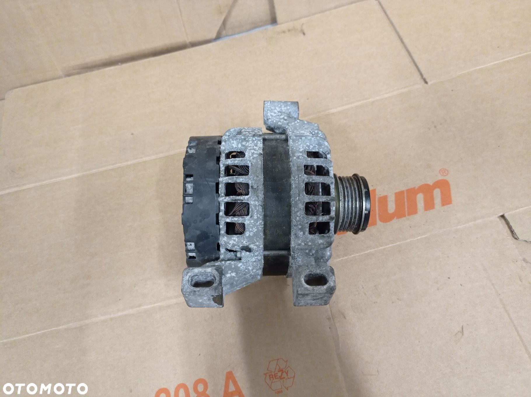 VOLVO V40 2.0D D3 ALTERNATOR 0125711014 - 1