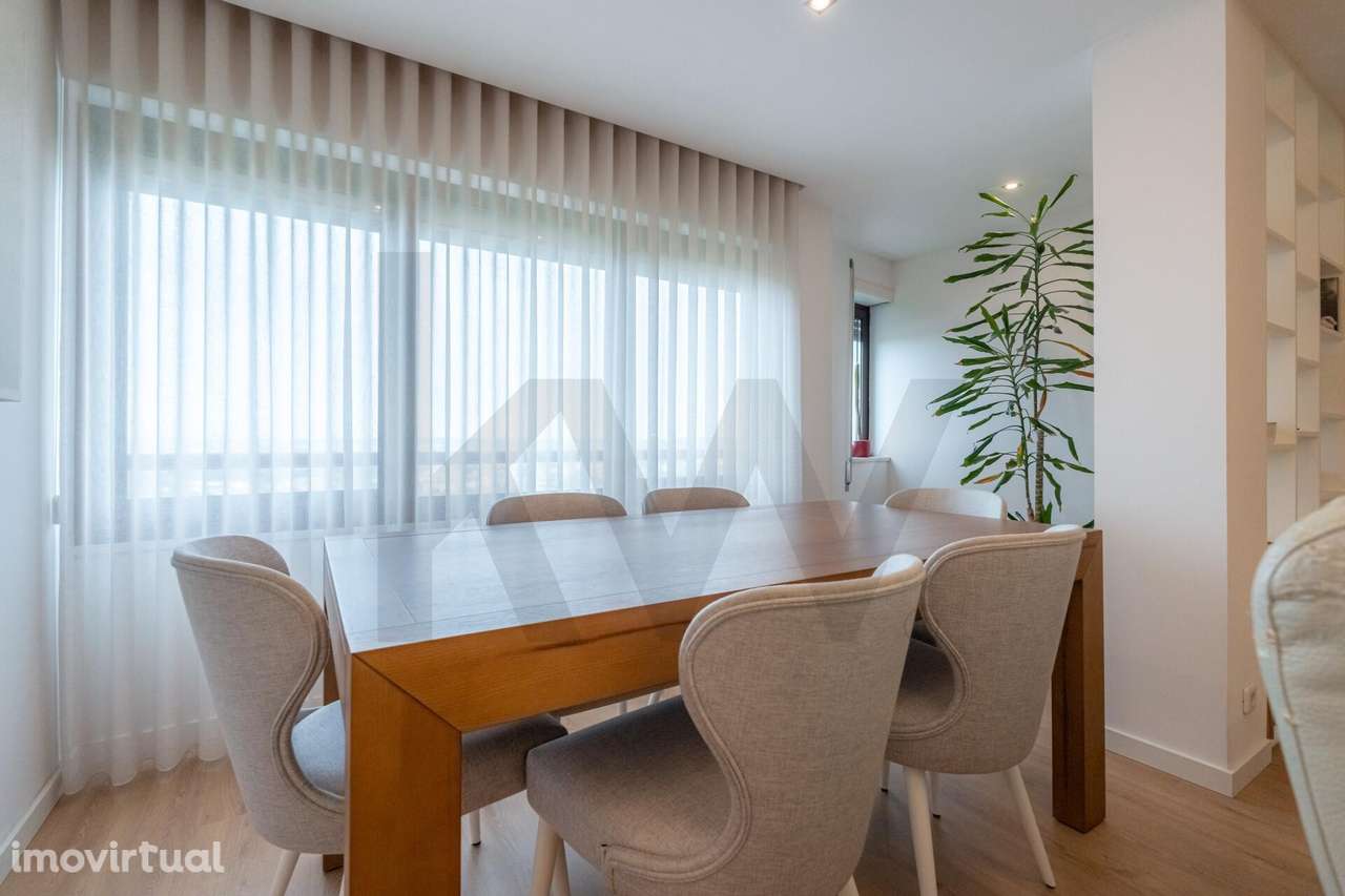 Apartamento T3 com Garagem, Totalmente Remodelado na Urbanização Ar e - Grande imagem: 3/29