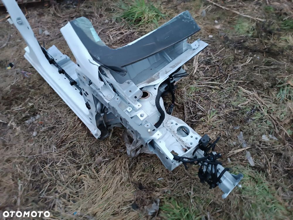 PODŁUŻNICA PRAWA ĆWIARTKA PRZÓD RENAULT CLIO V - 2