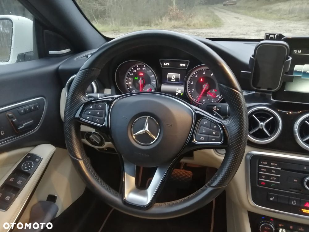 Mercedes-Benz CLA 250 4Matic 7G-DCT - 14