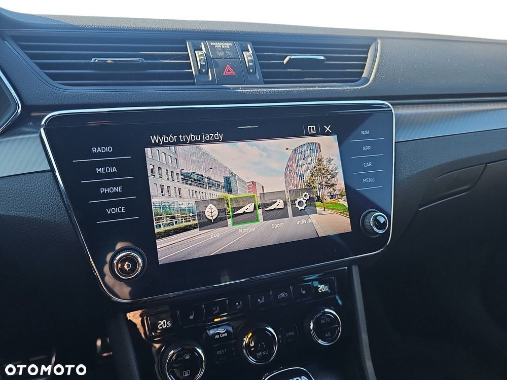 Skoda Superb 2.0 TSI Sportline DSG - 28