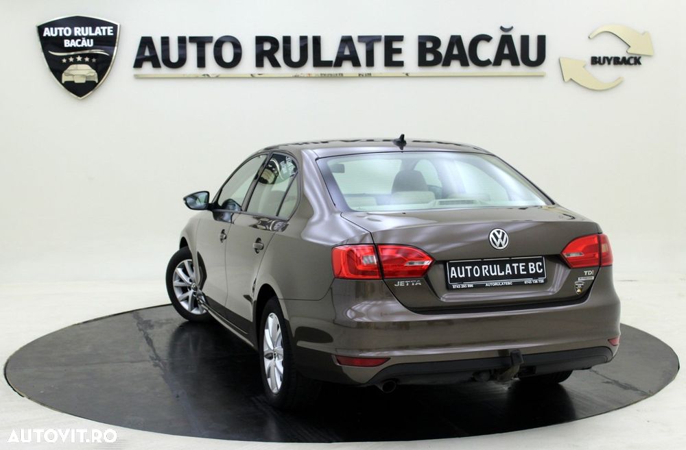 Volkswagen Jetta - 7