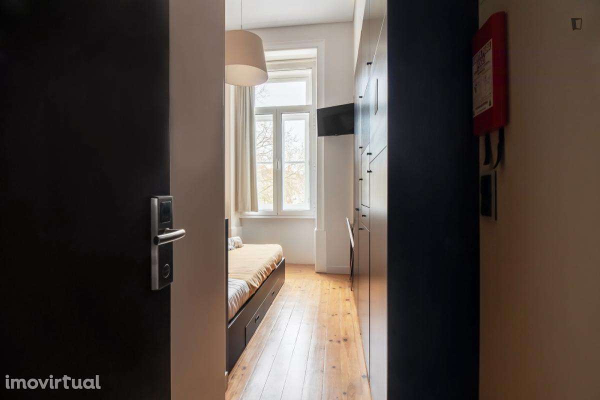 Quarto - localizado em Alta Universitária Coimbra - Grande imagem: 4/13