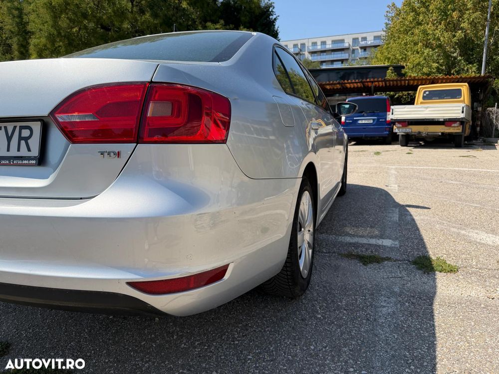 Volkswagen Jetta 1.6 TDI DPF Comfortline - 13