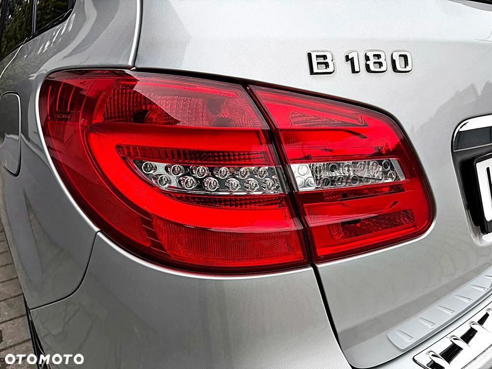 Mercedes-Benz Klasa B 180 AMG Line - 15