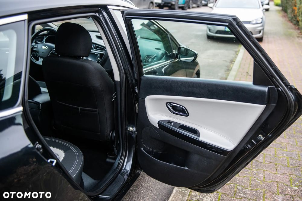 Kia Ceed 1.6 GDI Dream-Team Edition - 23