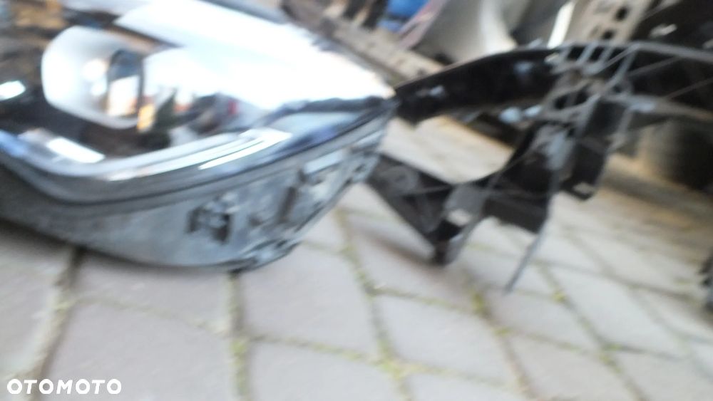 Lampa przednia lewa Mercedes W1189068400 CLA - 7