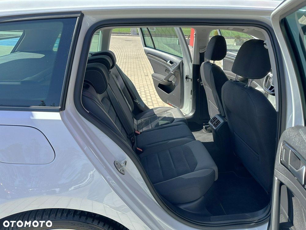 Volkswagen Golf Variant 1.5 eTSI EVO R-Line DSG - 17