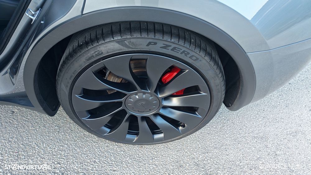 Tesla Model Y Performance Tração Integral - 15