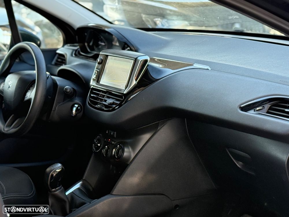 Peugeot 208 82 PureTech Style - 10