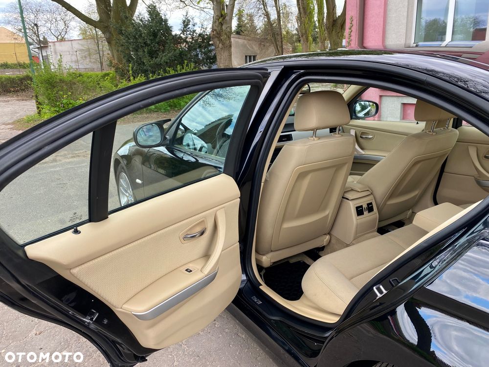 BMW Seria 3 320d - 19
