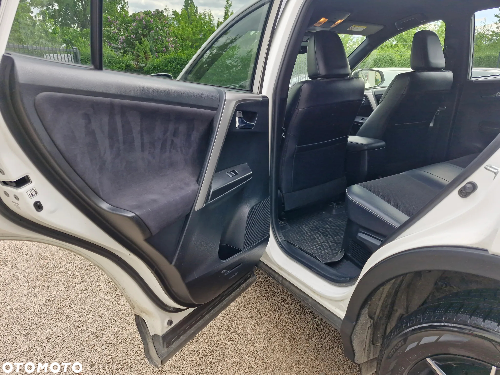 Toyota RAV4 2.5 4x4 Hybrid Executive - 13