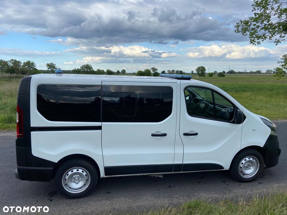 Opel Ambulans Karetka vivaro - 9