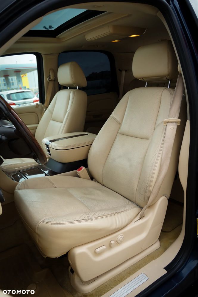 Cadillac Escalade - 13