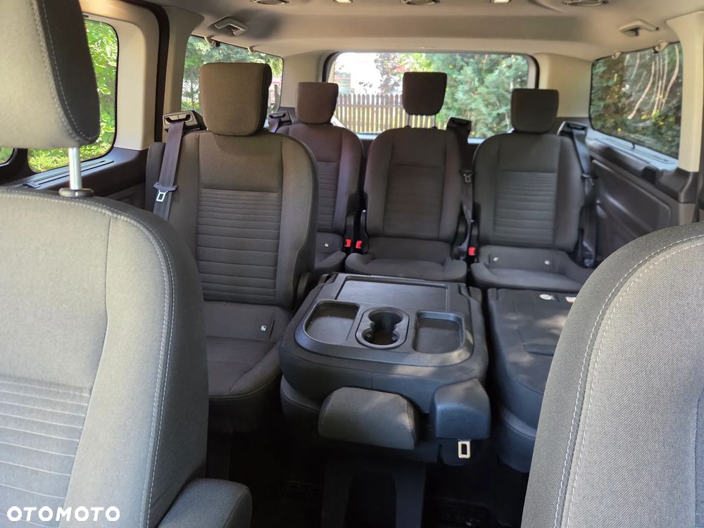 Ford Tourneo Custom - 8