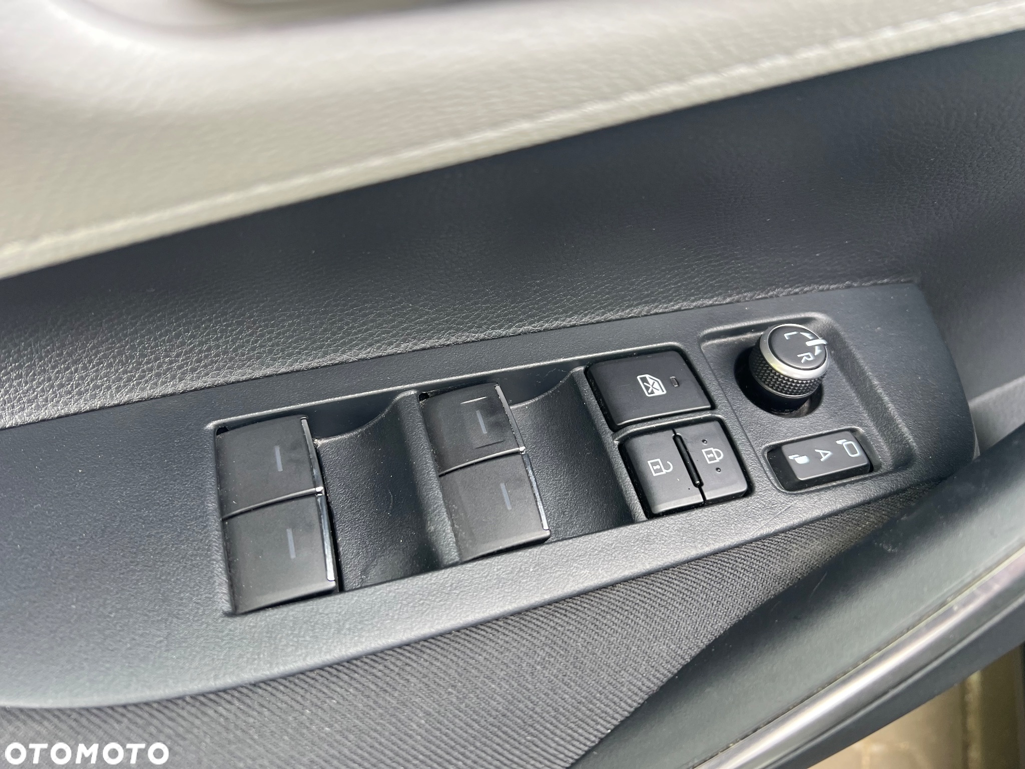Toyota Corolla 2.0 Hybrid Comfort - 15