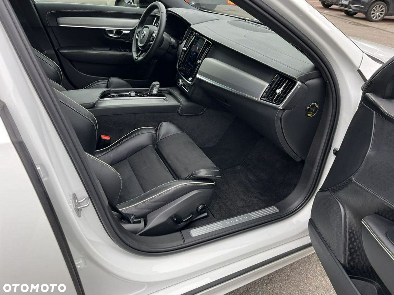 Volvo S90 B4 B R-Design - 9