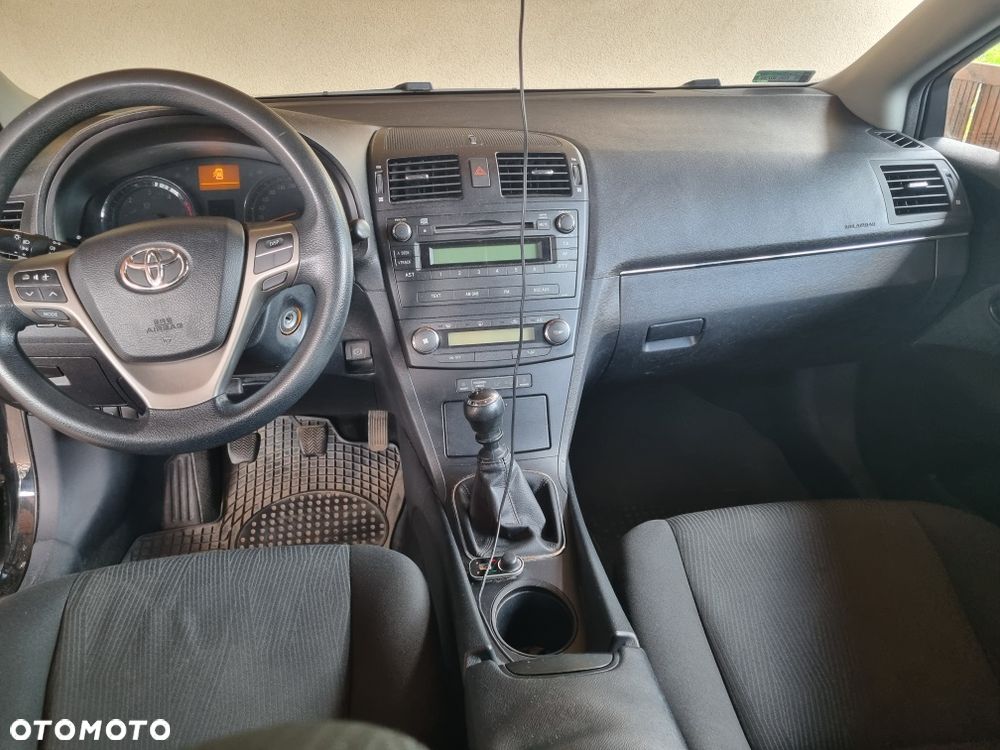 Toyota Avensis - 6