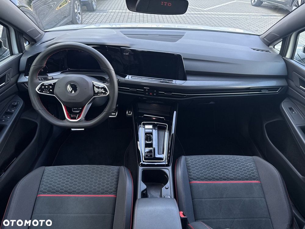 Volkswagen Golf - 20