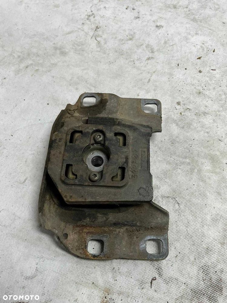 Poduszka skrzyni biegów (górna, do podłóżnicy) FORD KUGA MK2 - 1
