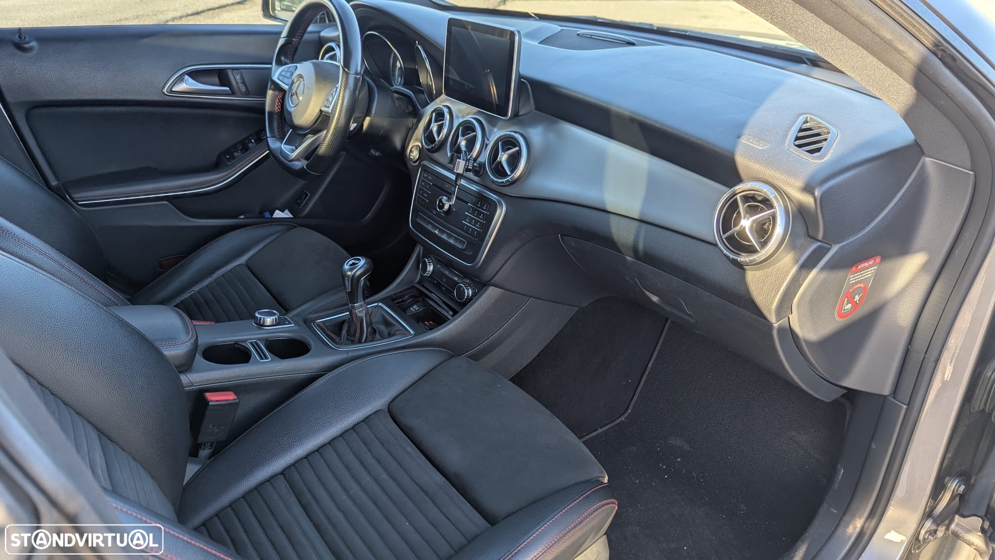 Mercedes-Benz CLA 180 d Shooting Brake AMG Line - 9
