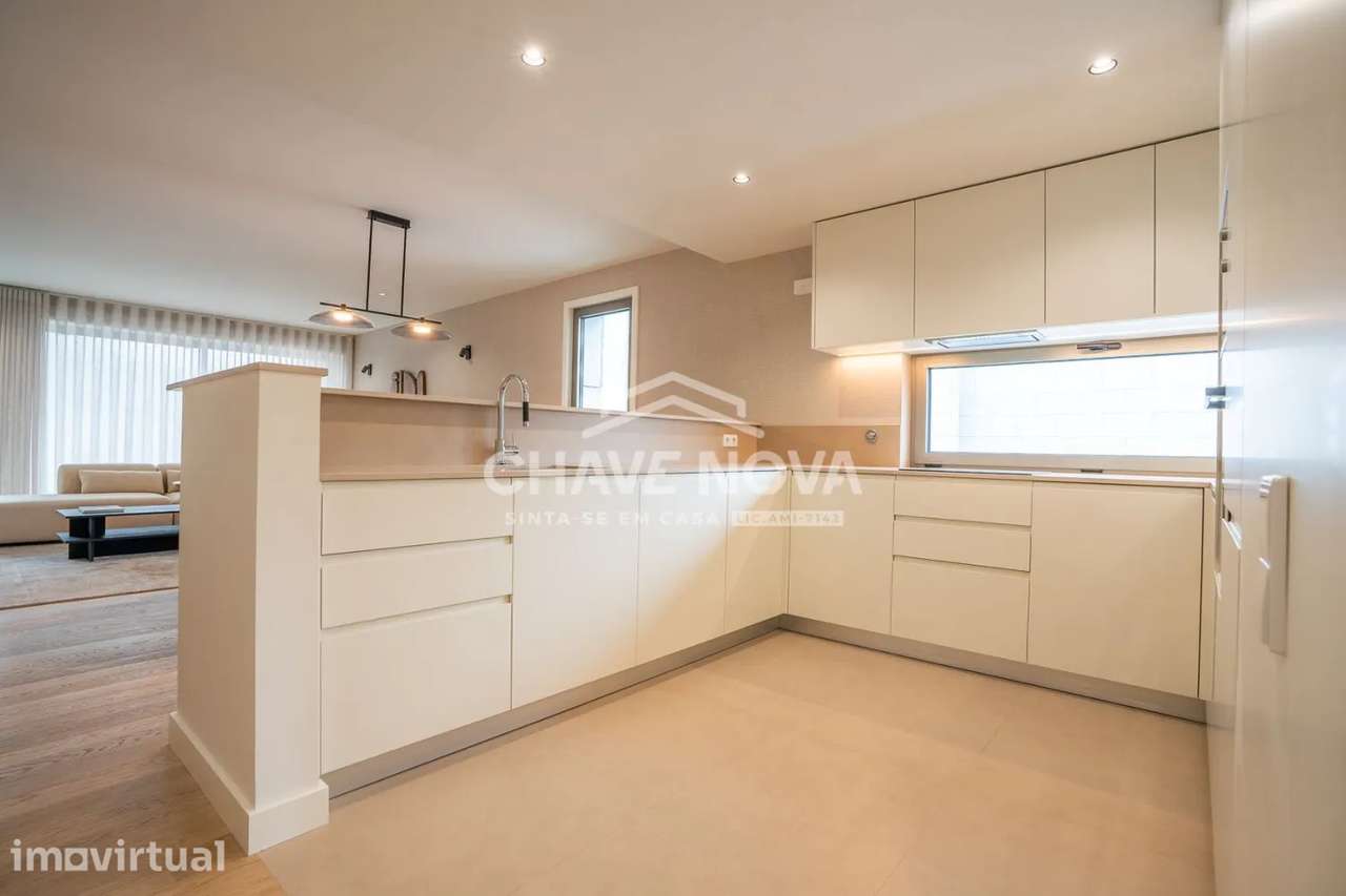 Apartamento T3 Novo c/ 2 Lugares de Garagem em Canidelo - Grande imagem: 2/28