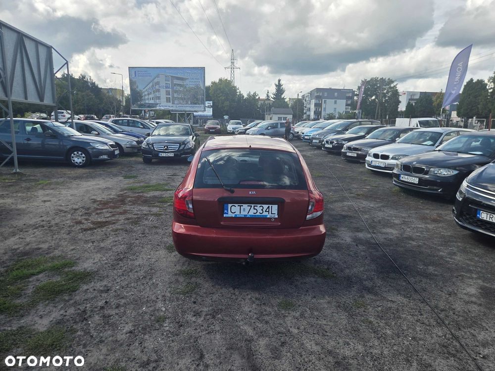 Kia Rio - 8